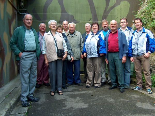 Veteranen mit Frauen und vorstand