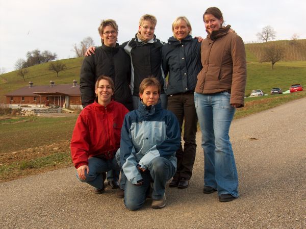 Gruppe Power Chicks (siehe Hintergrund!)