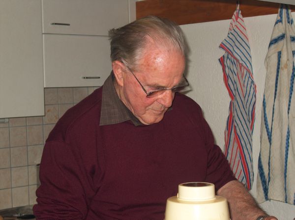 Paul hat alle H�nde voll zu tun