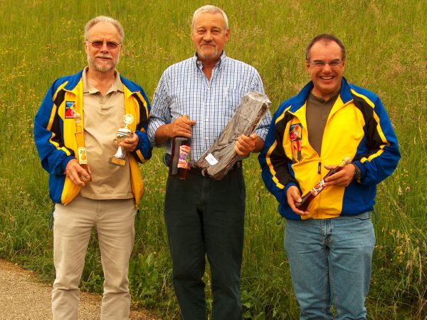 Kaisten mit 217 Teilnehmern belohnt mit einer Speckseite und was zum Kaffee; Bravo 