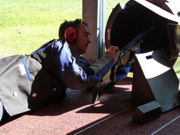 Pr�si mit Standardgewehr